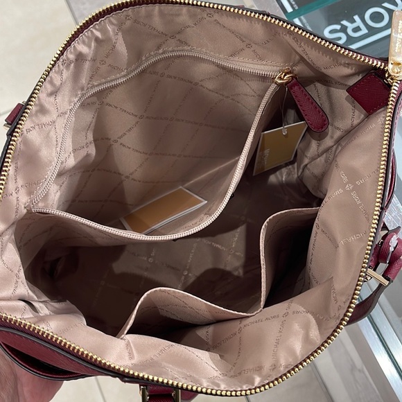 MICHAEL KORS Charlotte Large Leather Top-Zip Tote
Dark Cherry NWT - Picture 10 of 16